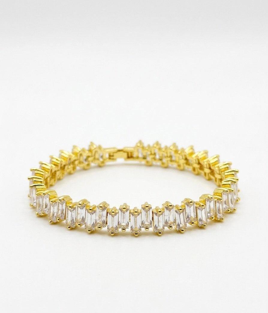 Radiant Emerald‑Cut Luxe Bracelet
