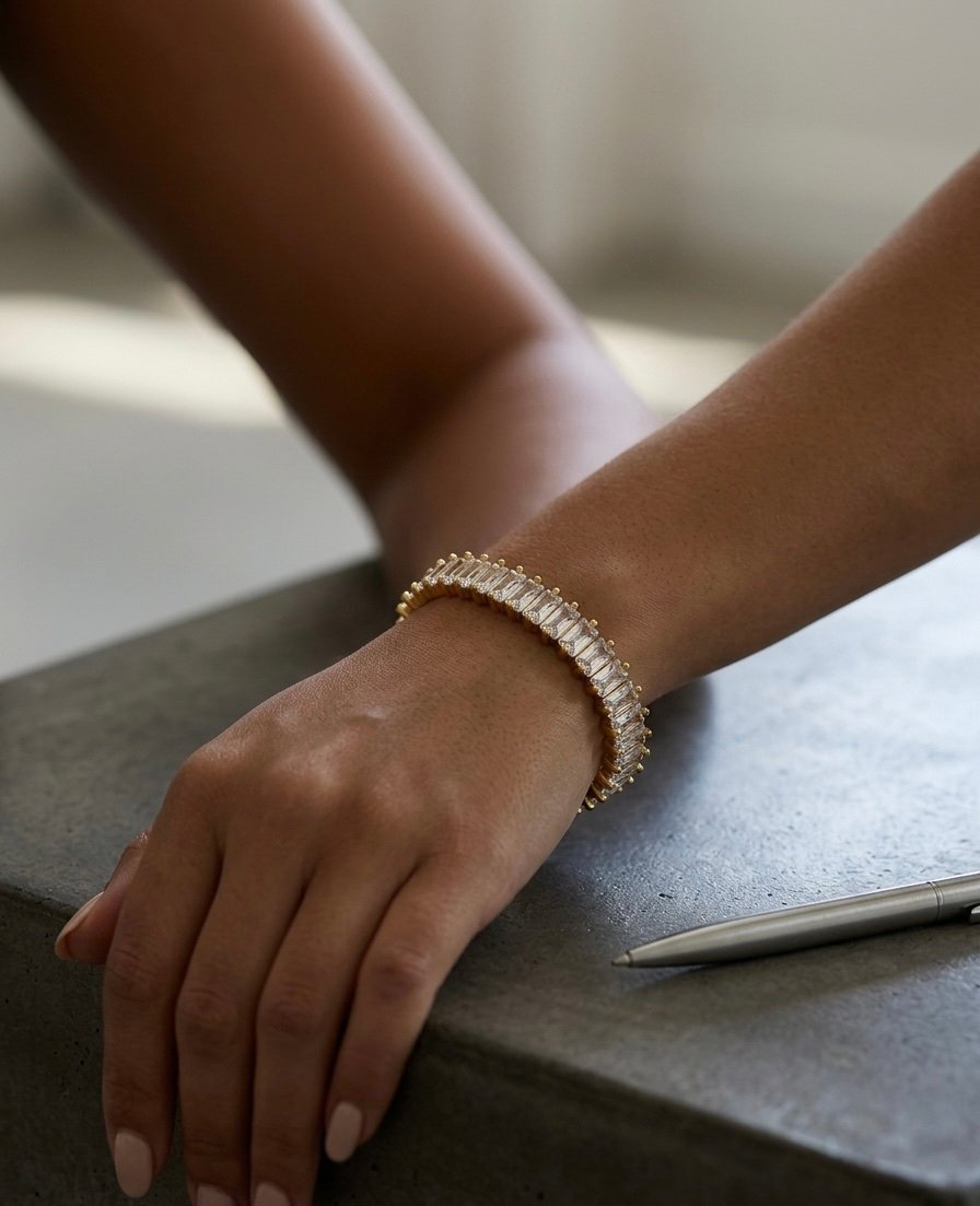 Radiant Emerald‑Cut Luxe Bracelet - Image 2