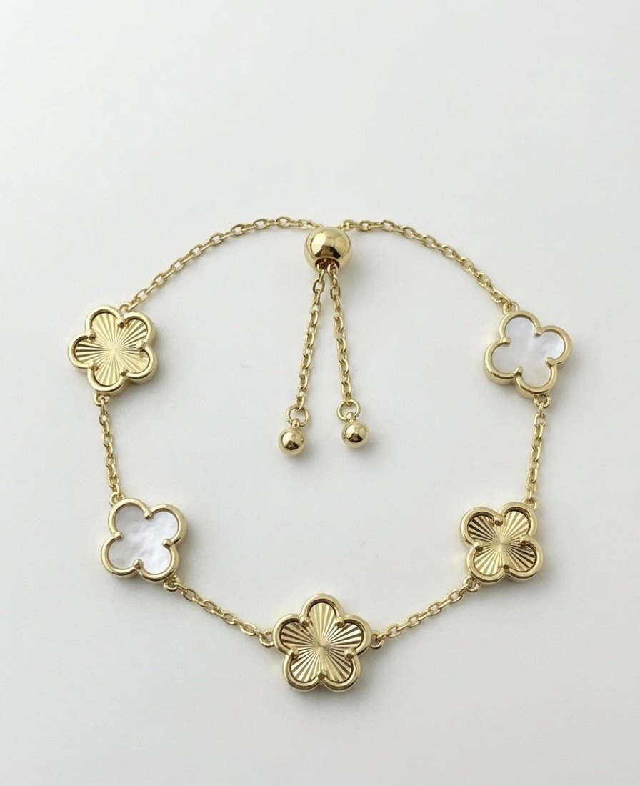 Lucky Clover Radiance Chain Bracelet