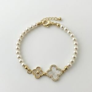 Pearl Clover Elegance Chain Bracelet