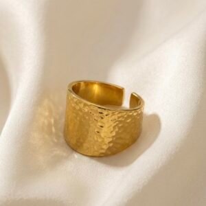 Hammered Glow Open‑Band Ring