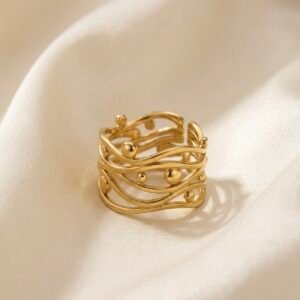 Golden Interlace Aura Ring