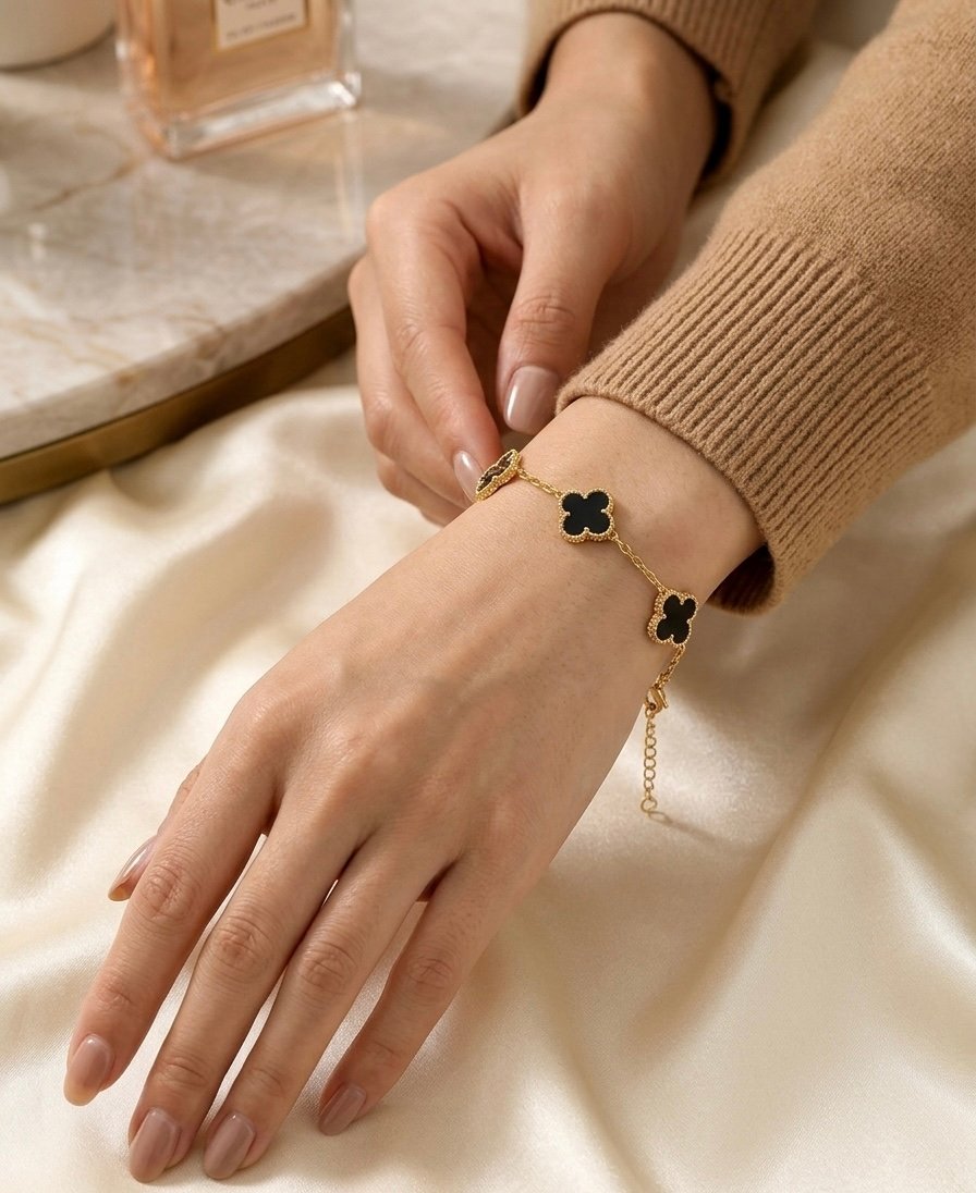 Midnight Black Clover Elegance Bracelet - Image 2