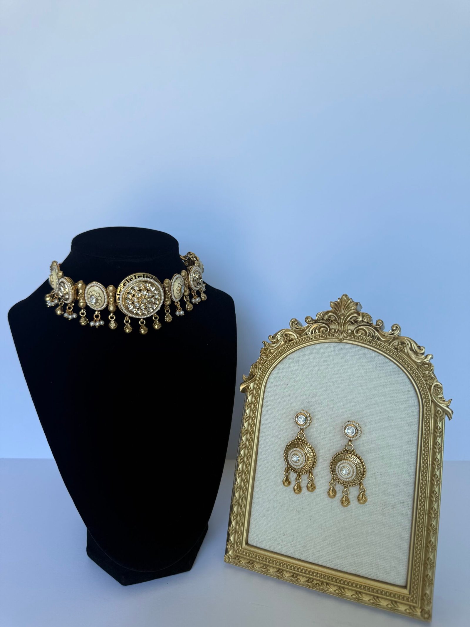 Golden Radiant Circle Choker Set