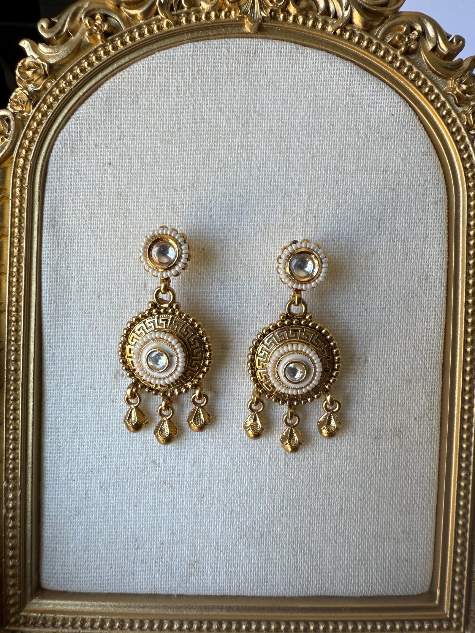 Golden Radiant Circle Choker Set - Image 2