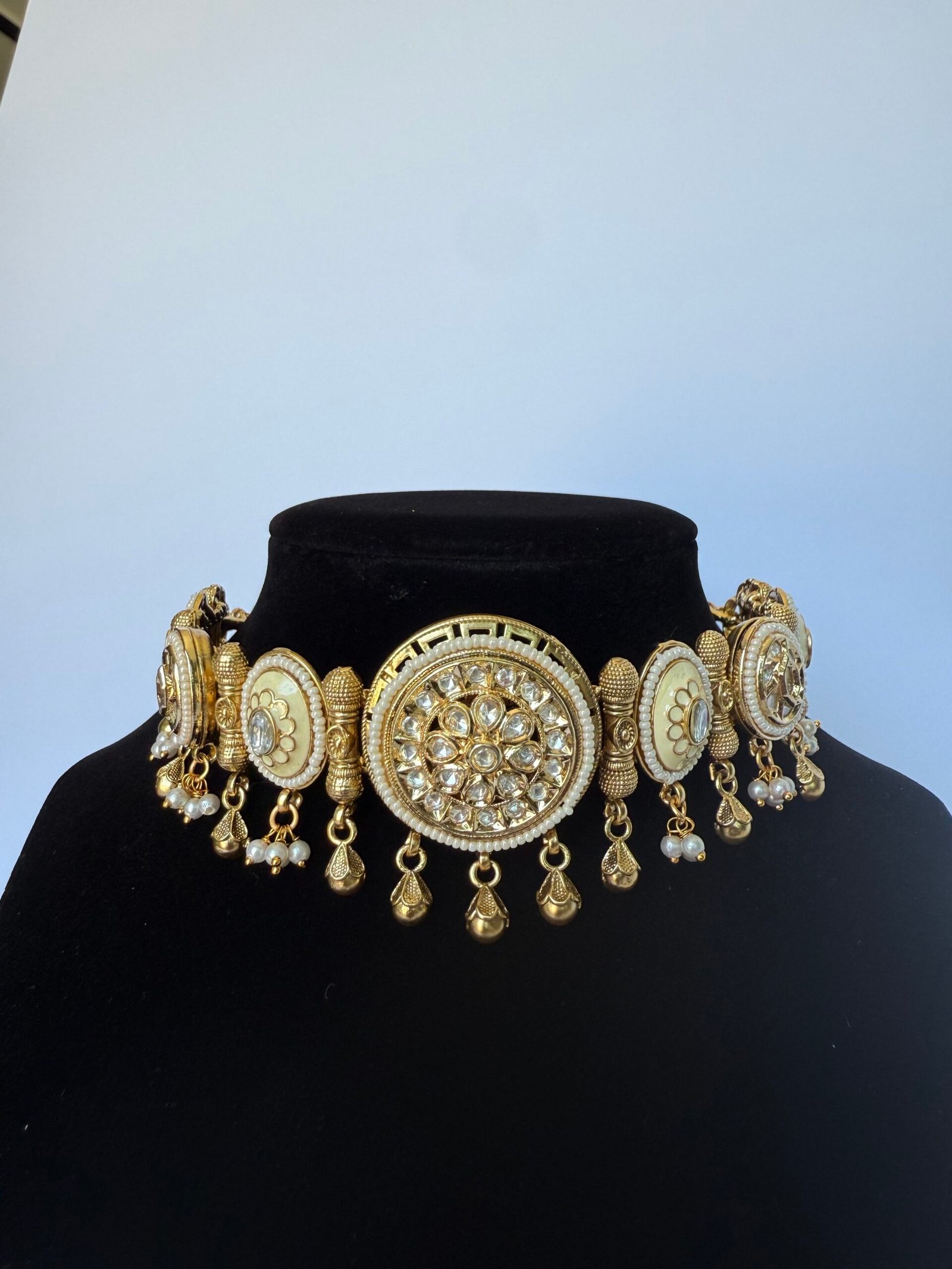 Golden Radiant Circle Choker Set - Image 3