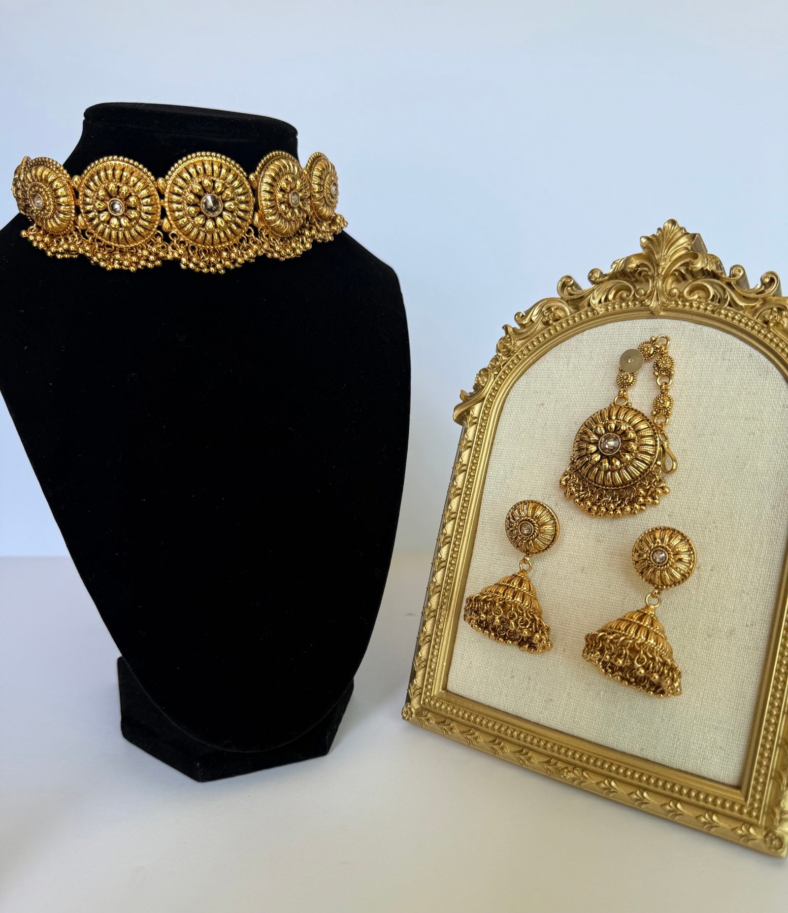 Golden Dynasty Medallion Set