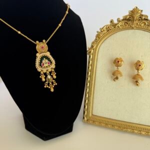 Royal Enchante Heritage Pendant Set