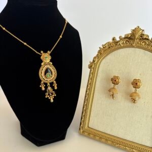 Regal Maharani Gemstone Pendant Set
