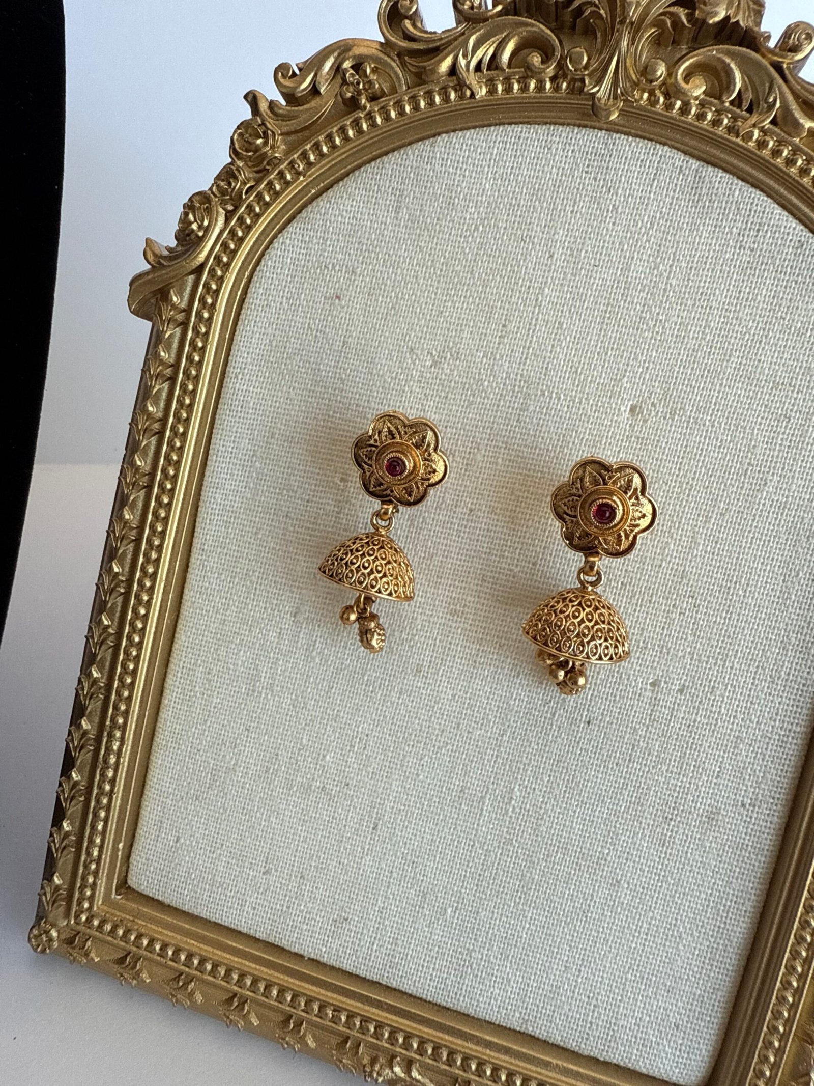 Regal Maharani Gemstone Pendant Set - Image 4